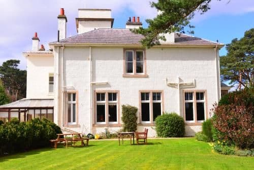 Invernairne Guest House