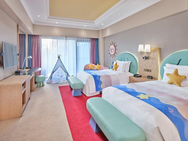 2 Twin Beds Joy Kids Utopia Family Room
