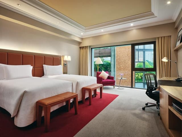2 Twin Beds Classic Lounge Access