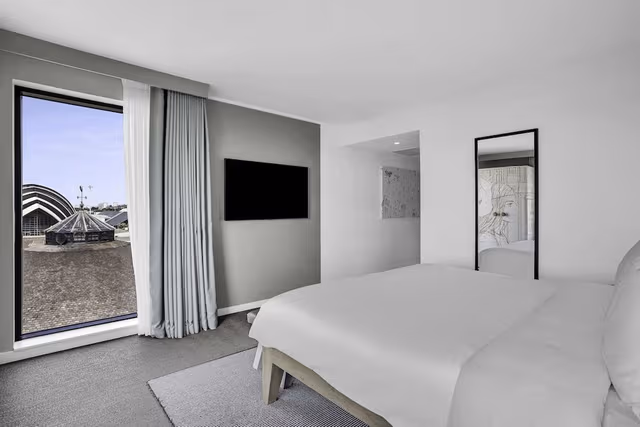 Junior Suite (Stadium View)