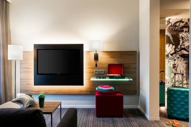 Family Room, 1 Queen Bed with Sofa bed