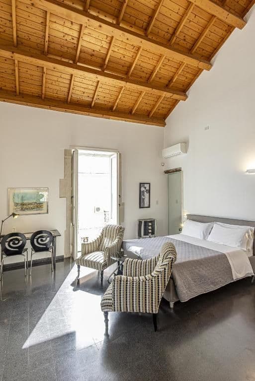 Suite with Balcony and Sea View