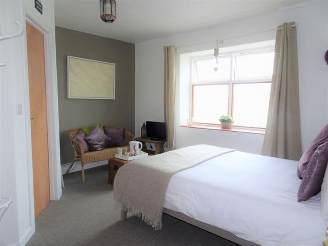 Double Room, Ensuite (Room 6)