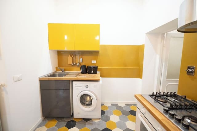 Eclectic Apartment in Trendy San Lorenzo (Via dei Marsi 67)