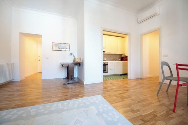 Bright and Lovely Apartment in San Lorenzo (Via degli Equi 60)