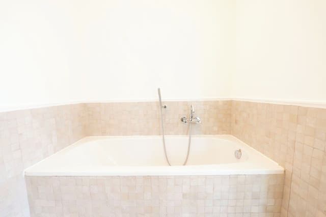 Bright and Lovely Apartment in San Lorenzo (Via degli Equi 60)
