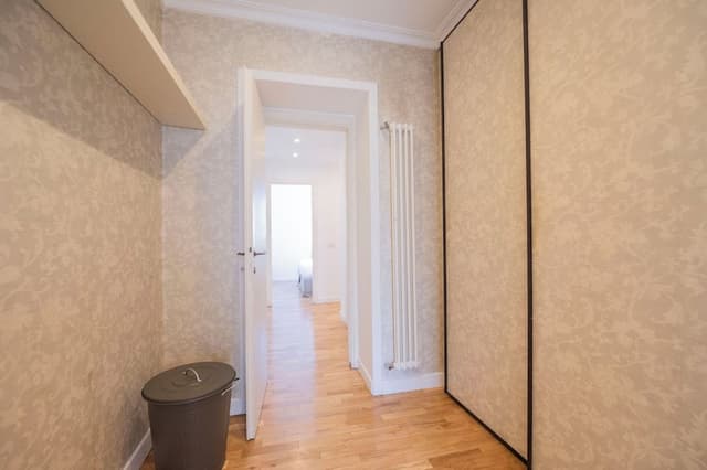 Bright and Lovely Apartment in San Lorenzo (Via degli Equi 60)