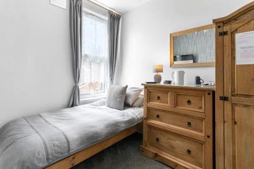 single room-private bathroom
