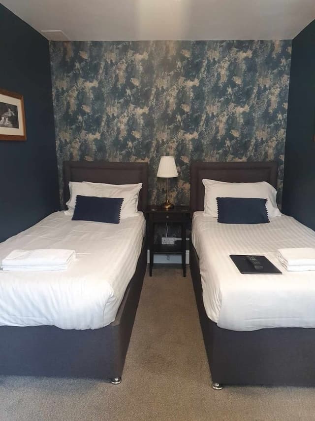 Twin Room, Ensuite (Room 2)