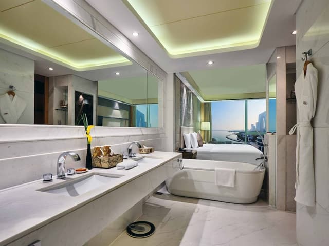 Premium Room, 1 King Bed, Club Lounge Access (High Floor, Lounge Access)
