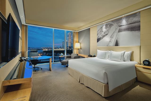 Premium Room, 1 King Bed, Lake View (Jinji)