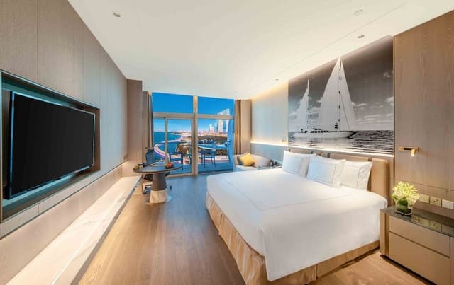 Premium Room, 1 King Bed, Club Lounge Access (High Floor, Lounge Access)