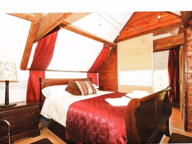 Luxury Double Room, Ensuite (Studio)