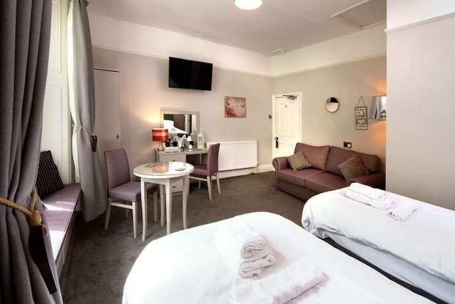 Double or Twin Room, Ensuite (Room 5)