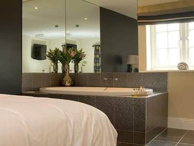 Duplex, Ensuite (The Tower Suite)