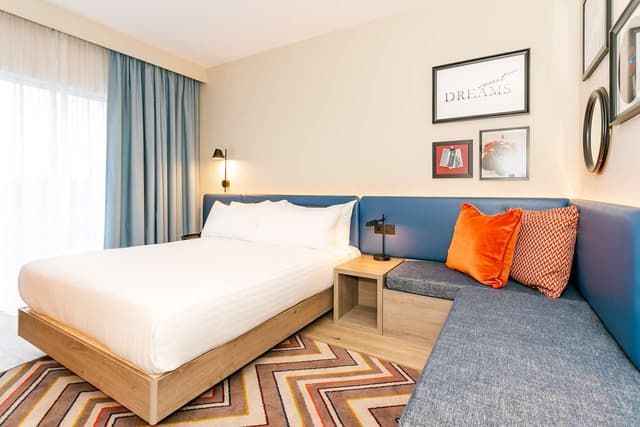 QUEEN ROOM WITH SOFA BED