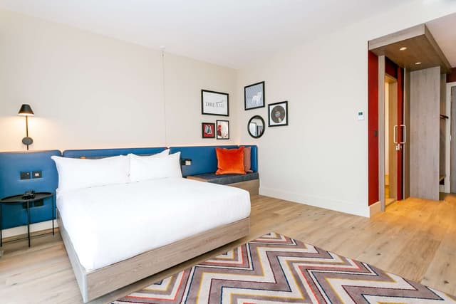 QUEEN ACCESSIBLE ROOM