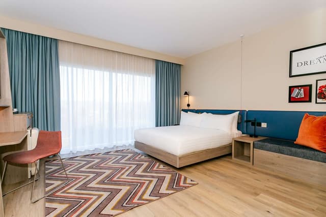 QUEEN ACCESSIBLE ROOM