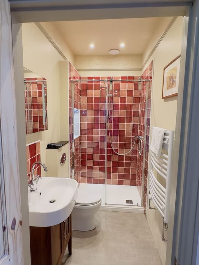 Superior Twin Room, Ensuite, Sea View (Framboise Super King /)