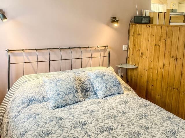 Deluxe Studio, Ensuite, Sea View (Self Catering Garden)