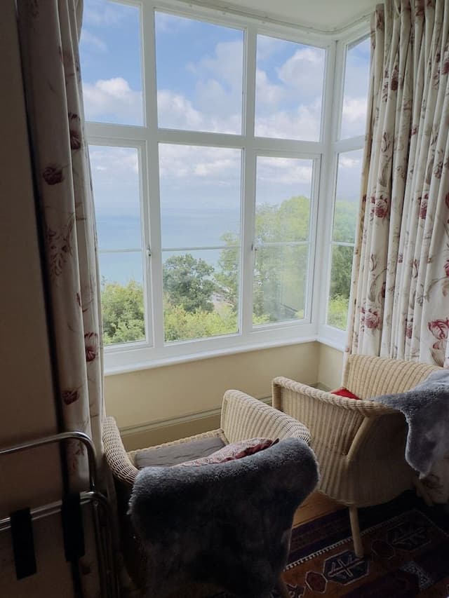 Superior Twin Room, Ensuite, Sea View (Framboise Super King /)