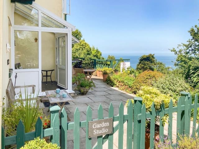 Deluxe Studio, Ensuite, Sea View (Self Catering Garden)