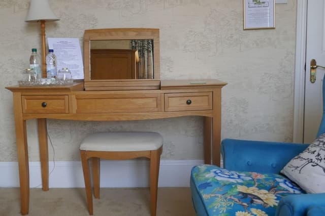 Luxury Double Room, Ensuite (Jasmine)