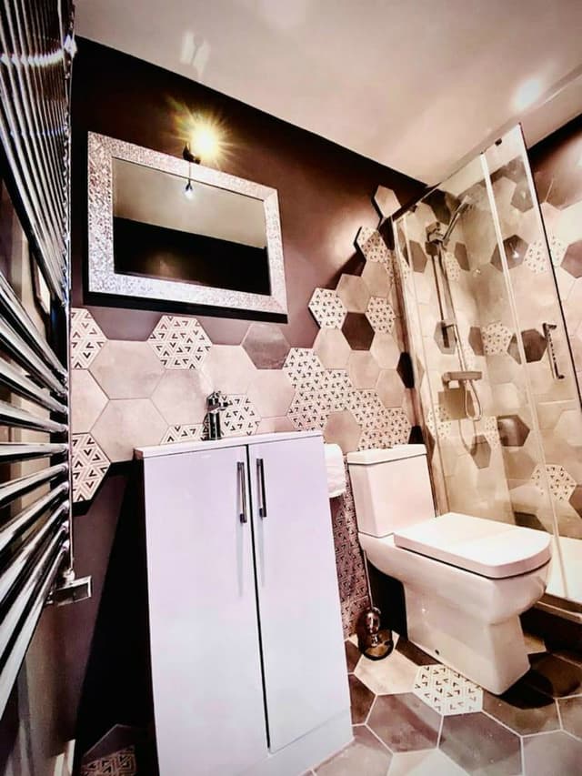 Hexagon Room
