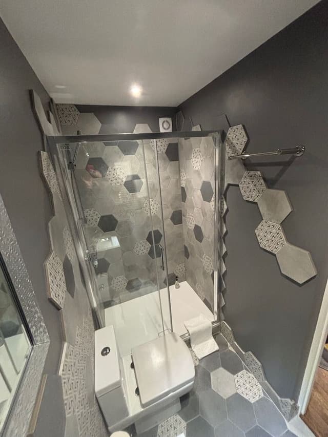 Hexagon Room