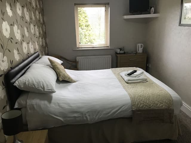 Premium Double Room, Ensuite, Garden View