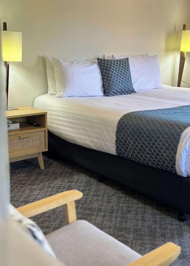 Deluxe Studio, 1 King Bed, Ensuite
