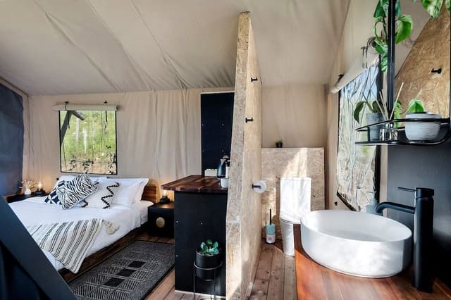Luxury Tent, 1 King Bed, Mountain View