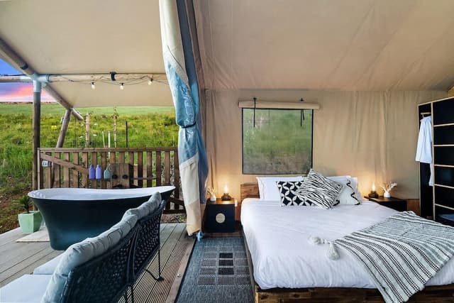 Luxury Tent, 1 King Bed, Mountain View