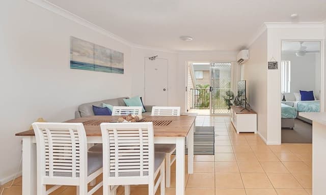Basic Apartment, 2 Bedrooms, Poolside