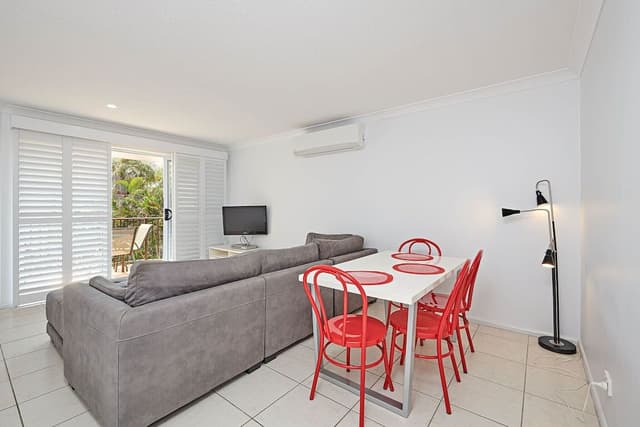 Basic Apartment, 2 Bedrooms, Poolside
