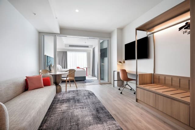 Suite, 1 King Bed, Kitchenette (Dining)