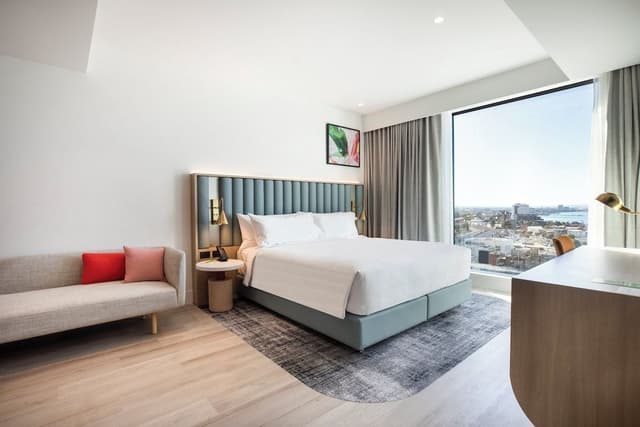 Suite, 1 King Bed, Balcony (Dining, Kitchenette)