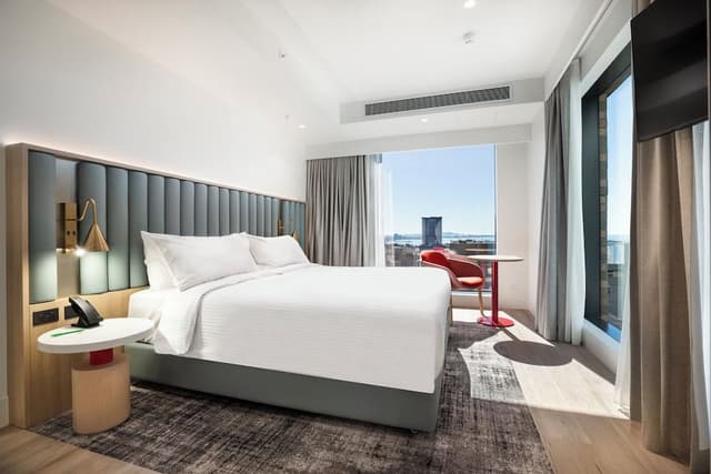 Suite, 1 King Bed, Kitchenette (Dining)