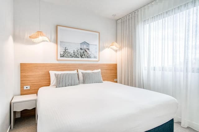2 Bedroom Apartment - Bay & Park Views