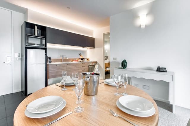 2 Bedroom Apartment - Bay & Park Views