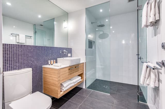 2 Bedroom Apartment - Bay & Park Views
