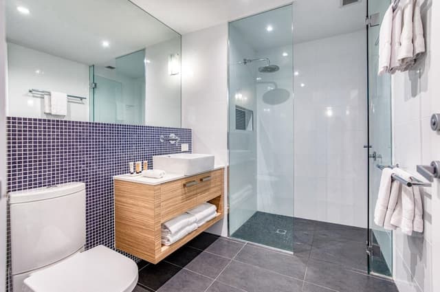 2 Bedroom Apartment - Bay & Park Views