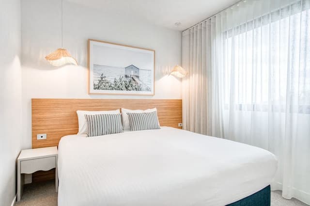 2 Bedroom Apartment - Bay & Park Views