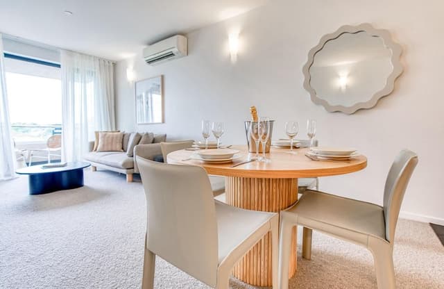 2 Bedroom Apartment - Bay & Park Views