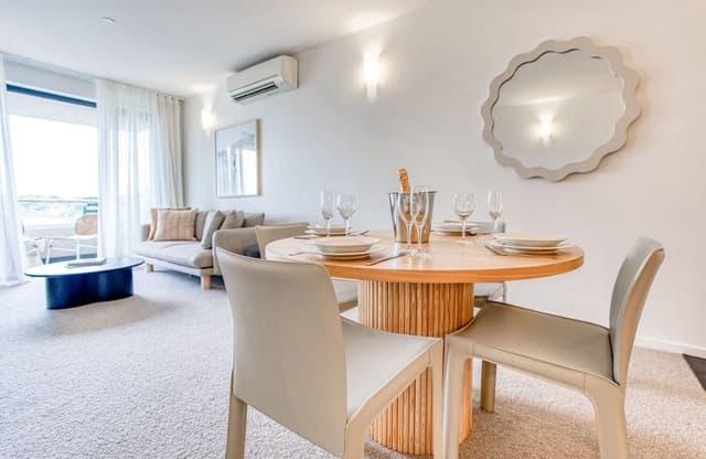 2 Bedroom Apartment - Bay & Park Views