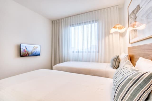 2 Bedroom Apartment - Bay & Park Views