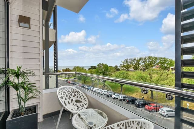 2 Bedroom Apartment - Bay & Park Views