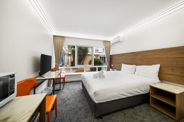 Queen Room