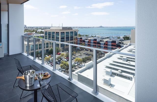 1 Bedroom Ocean View Apartment