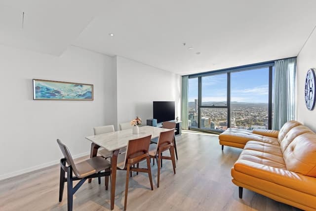 Three Bedroom Two Bathroom Sky High River View Deluxe Apartment